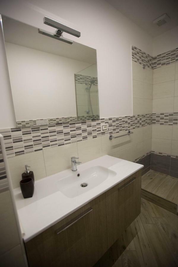 알바노라치알레 4 Rent B&B 외부 사진